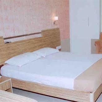 Check Inn Hotel Мумбаї Екстер'єр фото
